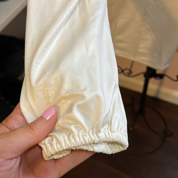 Gorgeous cream top! - Picture 3 of 6